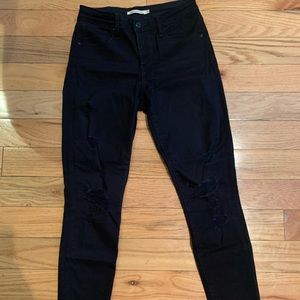 LEVIS skinny leg jean. high rise